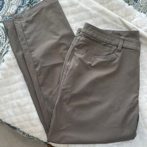 lululemon athletica Men's Chinos in Gray